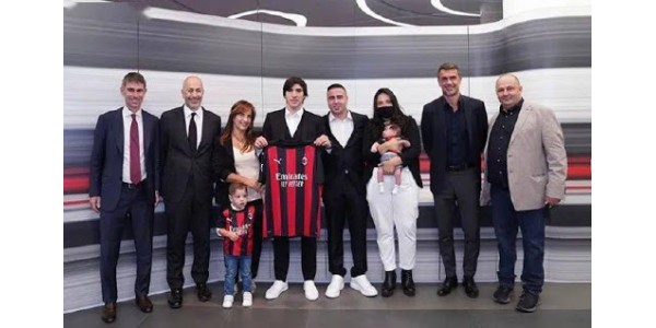 Sandro Tonali rejoint l'Associazione Calcio Milan pour réaliser son rêve d'enfance